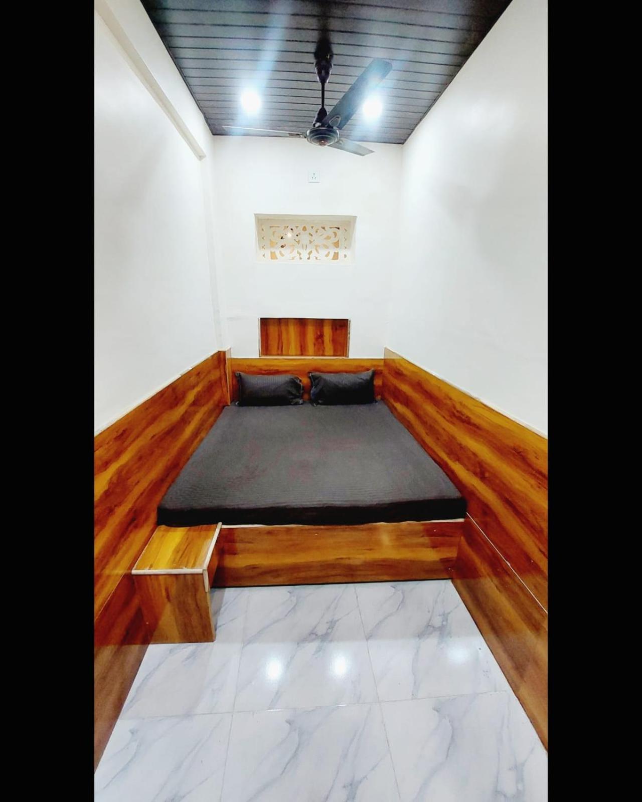 Hotel Om Palace Ujjain Rom bilde